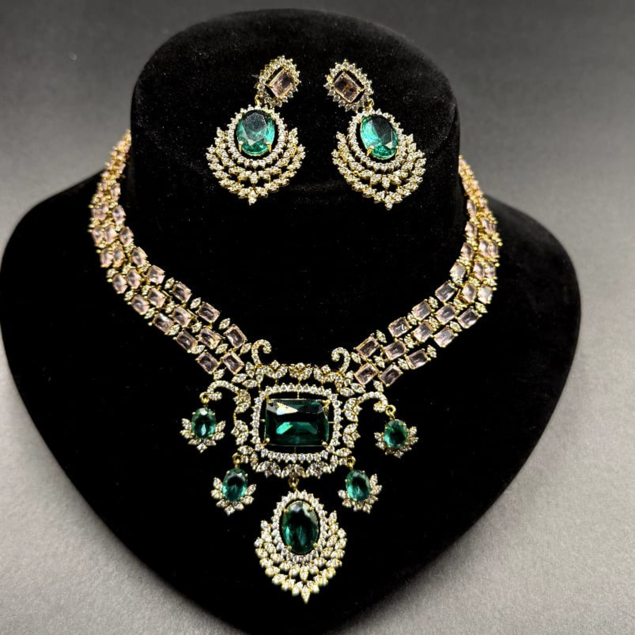 Emerald Royale Statement Necklace Set