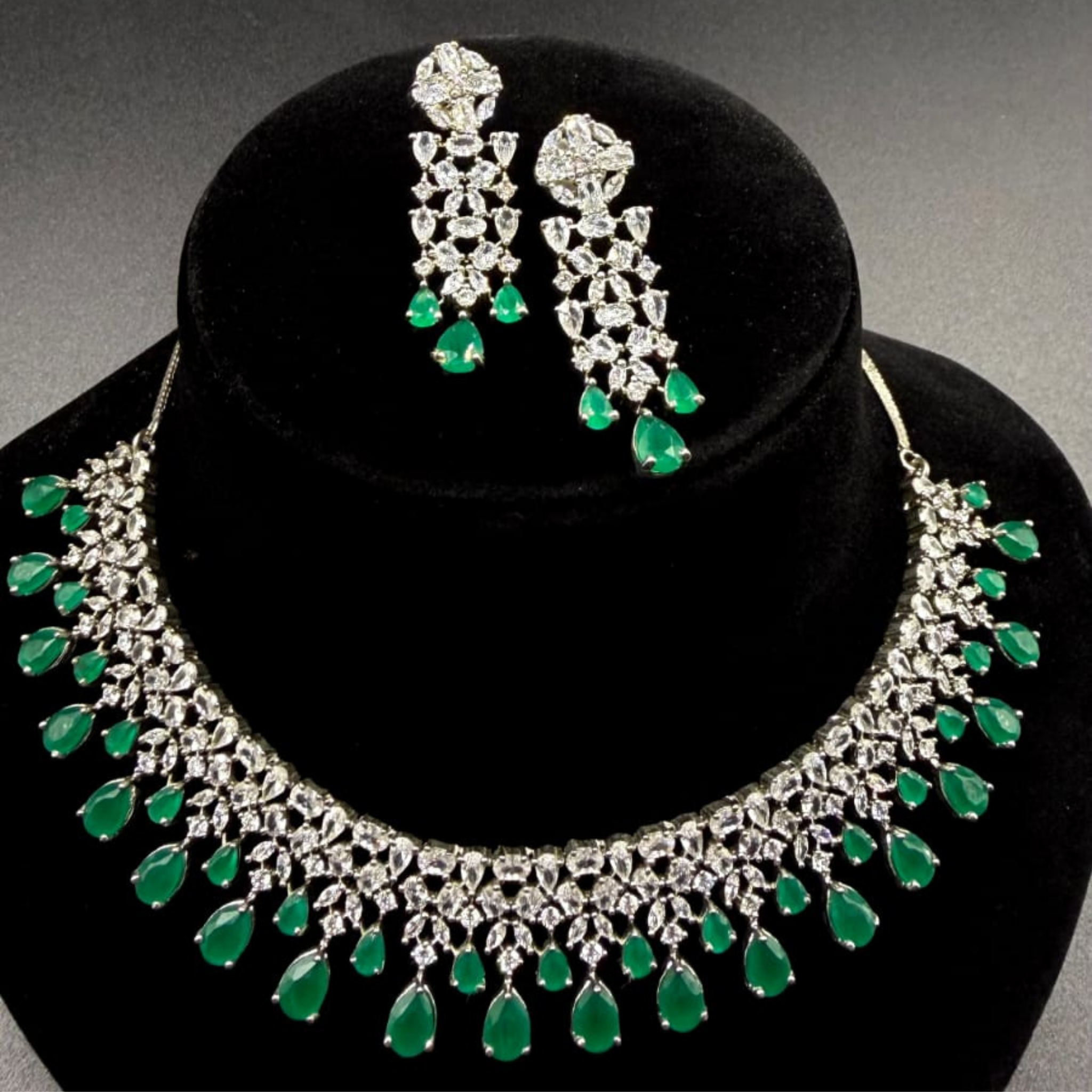 Emerald Drop ad -Style Necklace Set