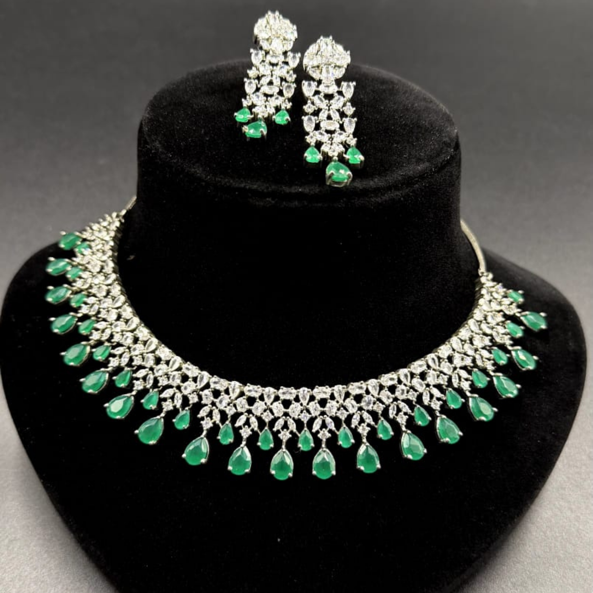 Emerald Drop ad -Style Necklace Set